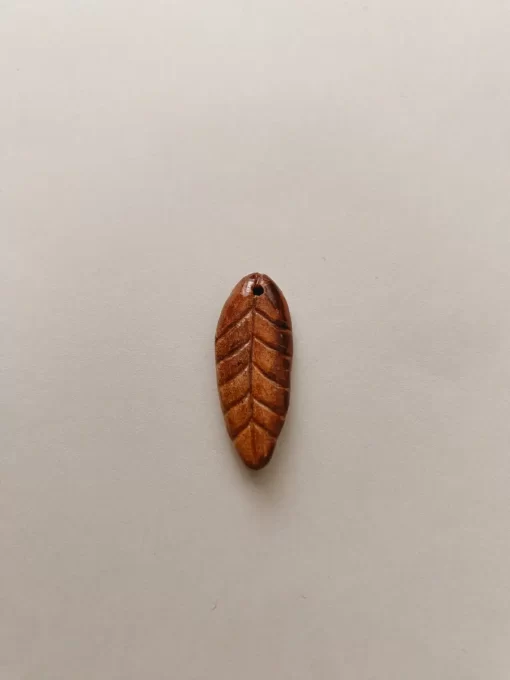 Small leaf necklace