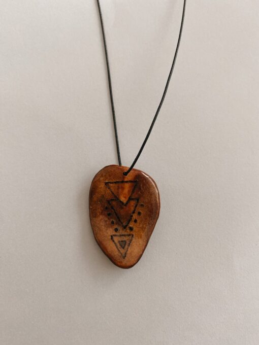 Triangle shapes necklace