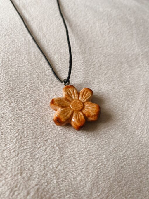 Little Flower necklace - Image 2